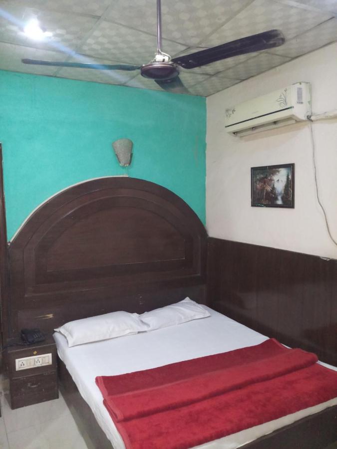 Hotel Diplomat Inn 新德里 外观 照片